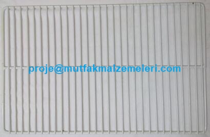 Endüstriyel soğutucular için 40x63 cm boyutlarında plastifiye kaplamalı buzdolabı rafı. Paslanmaya dirençli gövdesi, yüksek taşıma kapasitesi ve pürüzsüz yapısıyla sanayi tipi buzdolaplarında hijyenik ve düzenli depolama olanağı sunar.