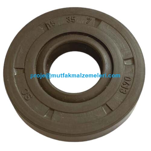 Fabrikasından 15x35x7 mm Sanayi Tipi Sızdırmazlık Keçesi Görseli. Siyah kauçuk gövdeli, mil sızdırmazlık lastiği. Su ve yağ kaçaklarını önleyen, endüstriyel makinelerle uyumlu 15 35 7 ölçülerinde profesyonel yedek parça.