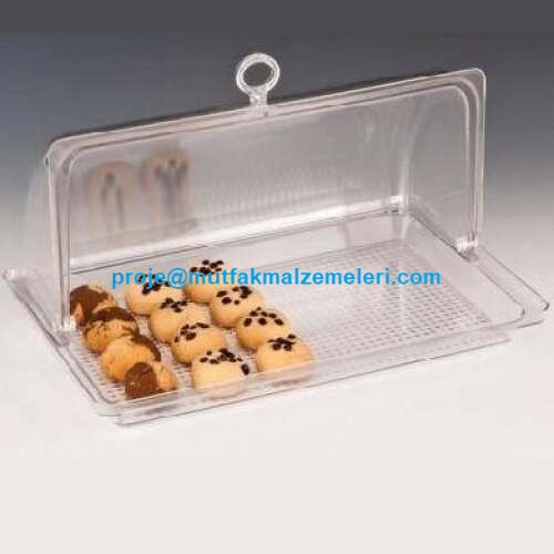 Kaliteli ve gıda tüzüğüne uygun materyalden üretilen kapaklı muhafaza kabı, unlu mamullerden kahvaltılıklara kadar her türlü gıdayı güvenle korur. Ergonomik tasarımı ile üst üste istiflenebilir, mutfağınızda ve servis alanınızda düzenli kullanım sağlar.