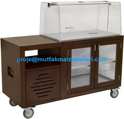 AOR-305 MS model soğutmalı ve ahşap gövdeli pasta teşhir arabası. 55x140x125 cm boyutlarında, LED aydınlatmalı, ısı camlı alt bölmeli ve dijital termostatlı profesyonel otel/restoran tipi dekoratif pasta servis ve sunum arabası.İmalatçısından en kaliteli