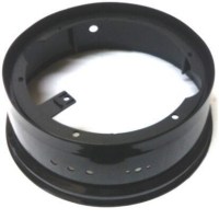 250 bardaklık çay makinelerinde kullanılan ve zamanla kırılabilen eski model siyah plastik alt taban. Bu parçanın yerine çok daha sağlam ve dayanıklı olan yeni model paslanmaz inox metal taban takılarak onarım yapılabilir.