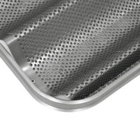 Seri üretim yapan fırınlar için optimize edilmiş 1.5 mm kalınlığındaki alüminyum sacımızın mukavemet detayları! 1. kalite sertifikalı alüminyum alaşımı, hafifliği ve yüksek dayanıklılığı bir arada sunarak yüksek ısılarda bükülme veya form kaybı yaşamaz.
