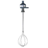 Robot Coupe MP 350 ve MP 450 sanayi tipi el blenderleri ile uyumlu 27 cm çırpma teli aparatı. Dikey konumda uzun paslanmaz çelik şaftı, çok telli çırpıcı başlığı ve mikser koluna bağlanan siyah montaj mekanizmasının genel görünümü.