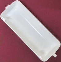 Portatif buz makinelerinin kalbi olan bu su haznesi, parmak buzların üretildiği ve suyun sirküle olduğu bölümdür. Plastik yuvası hasar gören veya kırılan küçük boy buz makinelerinin tamirinde kullanılan orijinal bir yedek parçadır.