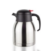 1.5 litre kapasiteli, parlak metalik yüzeyli paslanmaz çelik çay termosu. Siyah ergonomik saplı ve sızdırmaz kapaklı, ısı izolasyonlu profesyonel su ve çay termosu. Piknik ve ofis tipi kullanıma uygun dayanıklı çelik termos tasarımı.