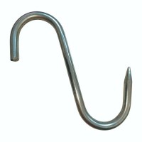Birinci sınıf paslanmaz çelikten imal edilen 18 cm S kanca, 10 mm kalınlığı ile ekstra güçlendirilmiş yapıdadır. Korozyona ve paslanmaya karşı dirençli olan ürünümüz, gıda güvenliğine uygun pürüzsüz yüzeye sahiptir. Endüstriyel kullanım için idealdir.