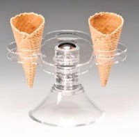 ZCP 432 model dondurma servis standı. 13,5x13,5 cm taban genişliği ve 11,5 cm yükseklik ölçüleri ile kompakt tasarımlı, şık ve hijyenik dondurma sunum ekipmanı. Kafe ve dondurma salonları için ideal masaüstü servis standı.
