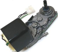 Karlı buzlu içecek makinesi orijinal redüktörlü karıştırma motorunun metal dişli yapısı, elektrik bağlantı terminalleri ve sağlam montaj gövdesi.