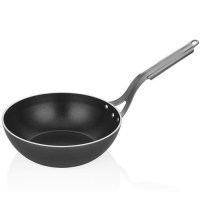 AG2 alaşım perçinli çelik sapı ve hafif alüminyum gövdesiyle ergonomik kullanım sağlayan profesyonel wok tava. İndüksiyon ocaklarda maksimum enerji verimliliği sunan özel taban yapısı ile restoran ve ev mutfakları için orijinal Lazzetti kalitesi burada.