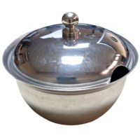 8x4,5 cm ölçülerinde, 430 kalite paslanmaz çelikten imal edilmiş, kaşık delikli kapaklı lokanta tipi pul biberlik kasesi OZB-4801. Profesyonel çorbacı ve restoran servis ekipmanı görseli.