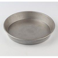 32 cm ölçüsündeki kaplamasız sac pizza tavası, alüminize çelik gövdesi ve düz tabanıyla pizza hazırlama ve pişirme işlemlerinde kullanılabilir. 3,8 cm yüksekliği, 2,64 litre kapasitesi ve 0,6 mm kalınlığıyla profesyonel mutfaklara uygundur.