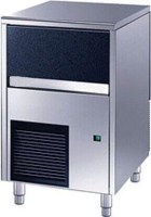 550W düşük enerji tüketimi ile yüksek verim sağlayan bu profesyonel kar buz makinesi, 500x660x690 mm kompakt boyutlarıyla işletmenizde yer tasarrufu sağlar. Oteller, barlar ve kafeler için dayanıklı paslanmaz yapılıdır.