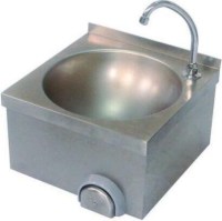 Paslanmaz krom çelikten üretilen el yıkama lavabosu; hijyen standartlarına uygun, korozyona dayanıklı ve uzun ömürlüdür. Duvara monte edilebilen ergonomik yapısı, otel, restoran ve gıda tesisleri gibi profesyonel mutfaklarda maksimum hi
