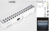 5x33,5x4,5 cm ölçülerindeki led lambalı ışıldak kolay şarj edilebilir yapısıyla enerjisiz ortamlarda 6 saat aydınlatma sunar. Kaliteli fabrika garantili üretilmiştir.