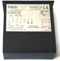 Beta BL33-2601-16A dijital termostatın üst kısmında yer alan teknik bağlantı şeması ve elektriksel özellik etiketinin yakın görünümü. Cihazın montajı ve doğru kablolama işlemleri için gerekli olan teknik verilerin net bir şekilde okunduğu detaylı görünüm