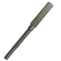Mateka soğan parçalama makinesi için 12 cm uzunluğunda çelik bıçak mili. Üstte 1.2 cm kare bıçak yuvası, altta 2.5 cm vida dişli mil yapısı. Mateka 260m serisi için orijinal sebze doğrama makinesi yedek parçası teknik detay görünümü.
