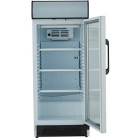 59,5 cm ideal genişliği ile işletmenizde yer kaplamazken, 227 litrelik geniş iç hacmi ve 3 adet dayanıklı rafıyla düzinelerce kola, ayran ve su şişesini düzenle muhafaza eder.