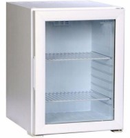 Çift camlı kapak tasarımıyla şık ve modern görünümlü kompresörlü mini bar. İçerisinde ayarlanabilir rafları ve içecek kutularıyla sergilenen, 40 cm genişliğinde profesyonel otel ve ofis tipi mini buzdolabı.