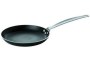 20 cm çapında non-stick iç kaplama ve dış yüzeye sahip kaliteli omlet pişirme tavası. AG5 özel alaşım perçinleri, sağlam metal kulpları ve 3.50 mm kalınlığı ile hem ev hem de işletmeler için idealdir. Kargo ile hemen sipariş verin.