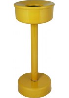 Alüminyum gövdeli, oynar başlıklı modern teras küllüğü, 26 cm çap ve 65 cm yükseklik ölçülerinde, dış mekan kullanımı için tasarlanmış.