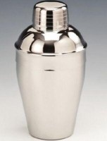Paslanmaz çelikten üretilen 250 ml shaker, kokteyl ve soğuk içeceklerin karıştırılarak hazırlanmasına yardımcı olur. Kompakt yapısıyla bar, kafe, restoran, otel ve profesyonel içecek servisi yapılan alanlarda kullanıma uygundur.