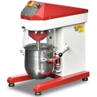 74x47x83 cm boyutlarında, 150 kg ağırlığında, dijital kontrol panelli dikey tip pasta krema mikseri. Şeffaf kazan kapağı, paslanmaz çelik kazanı ve yanında karıştırıcı spiral, palet ve çırpıcı teli ile profesyonel mutfak tipi planet mikser.
