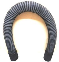 Sanayi tipi patates soyan makinelerin atık su ve kabuk tahliyesi için özel üretilmiş 83 mm iç çaplı tahliye hortumu. 150 cm uzunluğu ve pürüzsüz iç yüzeyi sayesinde tortu biriktirmez; Empero serisi ve evrensel modellerle tam uyum sağlar.