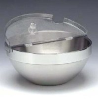 Hem hazırlık hem de saklama süreçleri için idealdir. Koku yapmayan ve leke tutmayan pürüzsüz yüzeyi ile hijyeniktir. Sıkı kapanan plastik kapağı sayesinde sıvı ve katı gıdalarınızı güvenle taşıyabilirsiniz.