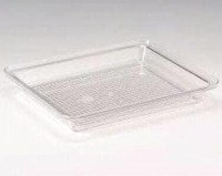 28x34 cm polikarbon sunum tepsisi; restoran, otel, kafe ve ev kullanımı için tasarlanmış, kırılmaya karşı üstün direnç gösteren dayanıklı bir servis gerecidir. Leke tutmaz, kolay temizlenir ve gıda ile temasa tam uyumlu yapısıyla güvenle kullanılır.