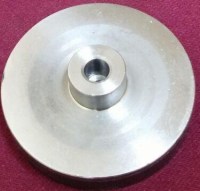 Remta eski model içecek soğutucu makinelerinin fıskiye pompalarına uygun manyetik rotor parçasıdır. Aşınmaya ve sıvı temasına dayanıklı metal göbeği ile fışkırtma motorunun uzun ömürlü çalışmasını destekler.