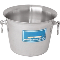 Kaliteli paslanmaz çelik malzemeden imal edilmiş, 18 cm genişliğe ve 15 cm derinliğe sahip sanayi tipi toplu içki şişesi soğutma ve servis buz kovasıdır. Yoğun kullanıma uygun bu parlak bar ürünü, Türkiye nin 81 iline kargo ile sevk edilir.