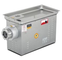 Sanayi tipi 32lik soğutmalı et kıyma makinesi; 85x36,1x51 cm ölçülerinde ve 86 kg ağırlığındadır. 220V veya 380V seçenekleriyle 2.2 kW güç çeken bu yerli üretim, el koruma tertibatı, 2 yıl garanti ve 15 yıl yedek parça güvencesiyle.