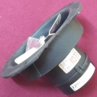 Uğur teşhir dolaplarına tam uyumlu, dayanıklı tasarıma sahip profesyonel fan motoru. Soğutma performansını optimize eden, verimli hava sirkülasyonu sunan bu orijinal yedek parça, soğutma sisteminizin ömrünü uzatmak için tasarlanmıştır.