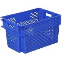 Endüstriyel depolar için %100 birinci kalite UV katkılı koyu mavi polietilen plastik malzemeden üretilmiş, altı kapalı yan panelleri hava sirkülasyonu sağlayan delikli yapıda, konik taşıma ve yedek parça sandığının stüdyo fotoğrafı.